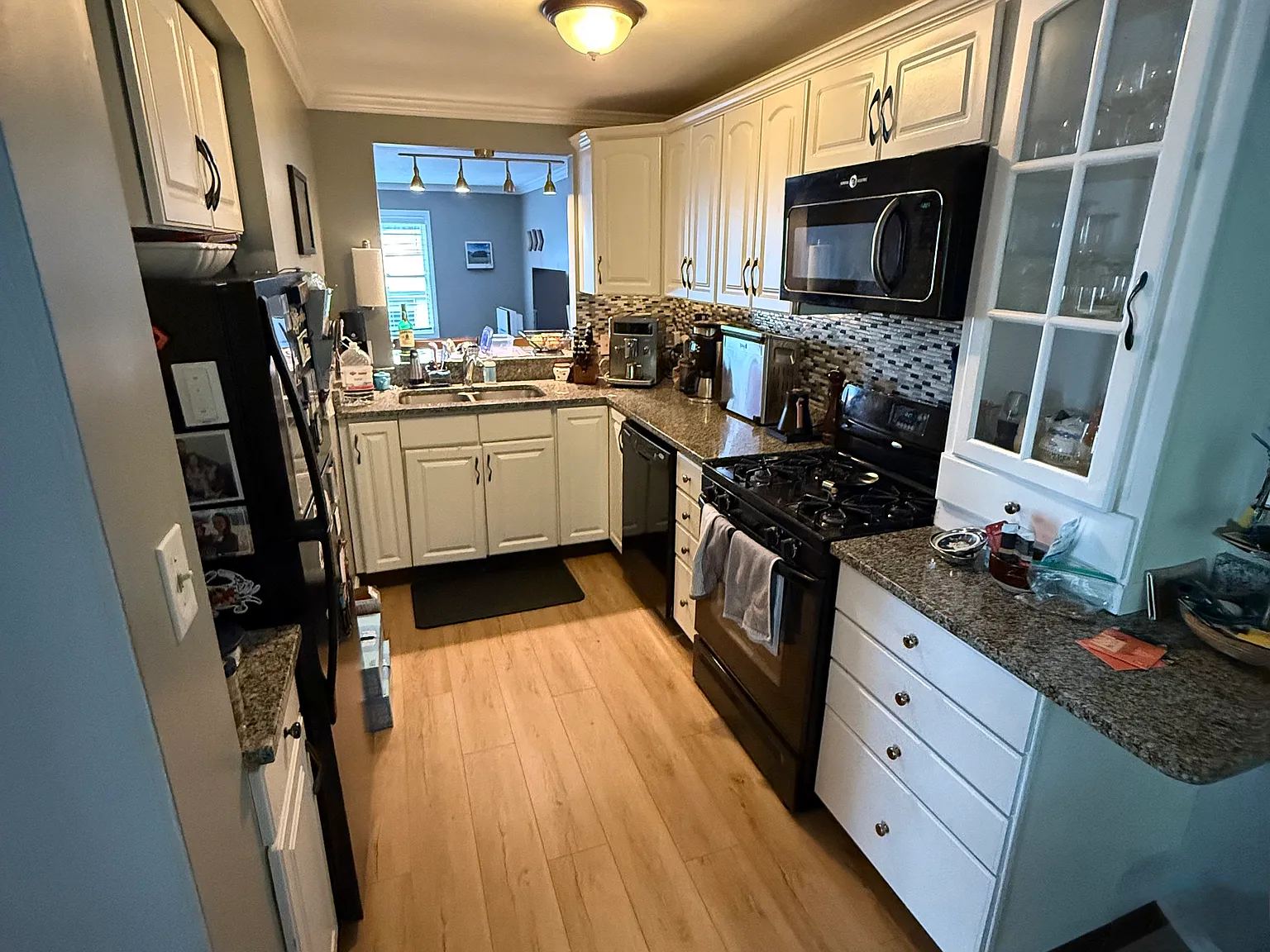 2 bed, 1200 sqft, $3,100 — Photo 2