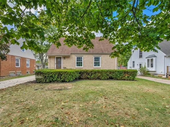 334 Hawthorne St, Elyria, OH 44035