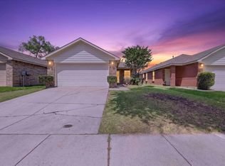 8845 Valley River Dr, Fort Worth, TX 76244