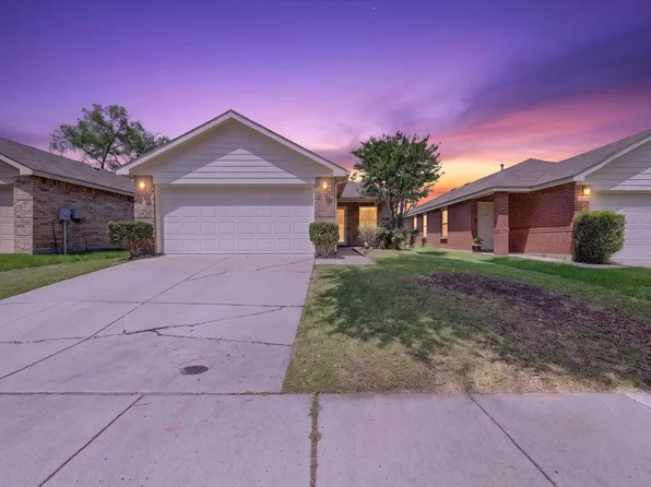 8845 Valley River Dr, Fort Worth, TX 76244