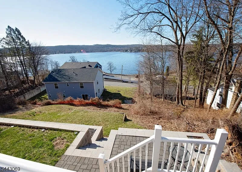 3 bed, 2.5 bath, $3,300 — Photo 4