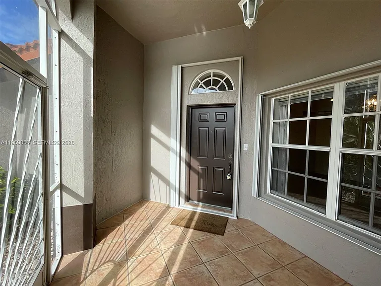 2710 Augusta Dr — Photo 4