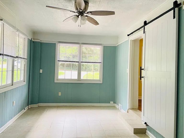 2502 Woodridge Dr — Photo 15