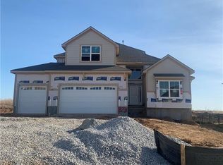 1823 Red Orchard Dr, Liberty, MO 64068