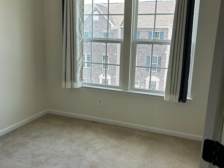 1280 Rannoch Ln — Photo 35