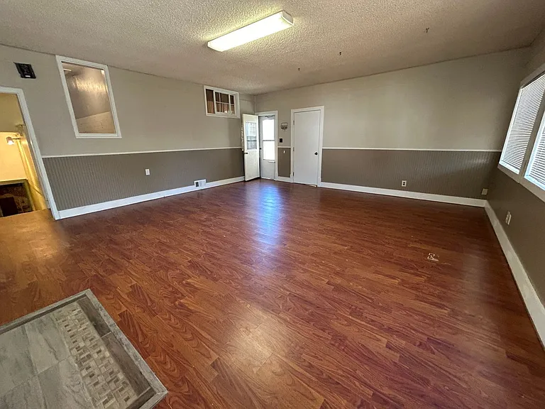 117 W Adams Ave — Photo 56