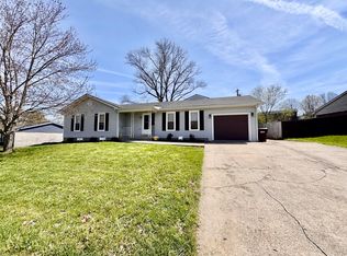 2220 Redbud Ln, Paris, KY 40361