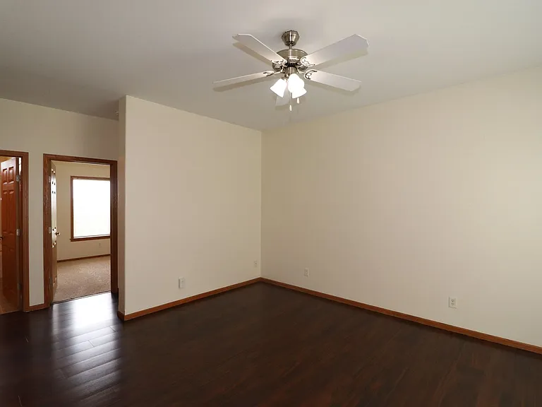 2120 Thompson Dr — Photo 6