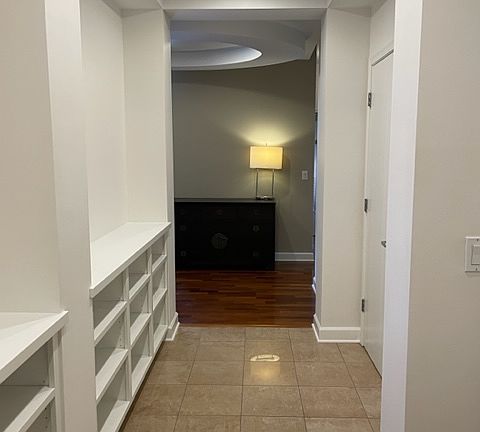 3rd image of 1335 S Prairie Ave Unit 406