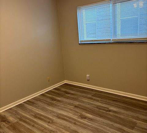 5th image of 1501 Cowling Ave APT 2