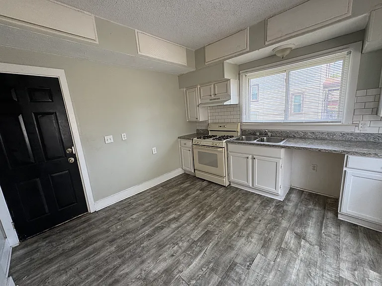 97 Batavia St #1 — Photo 13