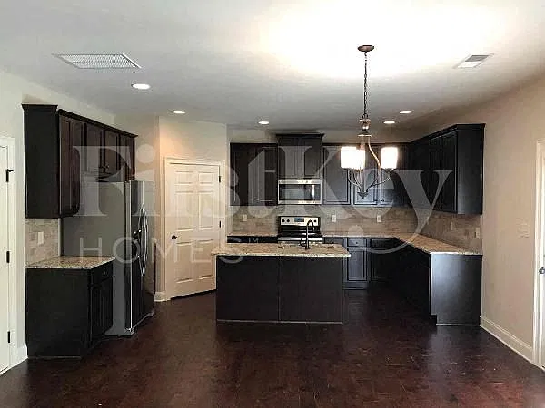 4 bed, 2.5 bath, 2251 sqft, $2,840 — Photo 3