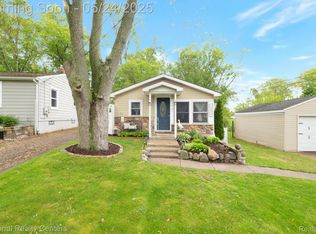 2220 Marston Dr, Waterford, MI