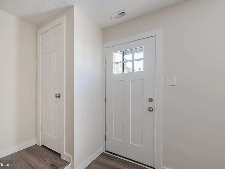 525 Gray Ave #2 — Photo 7