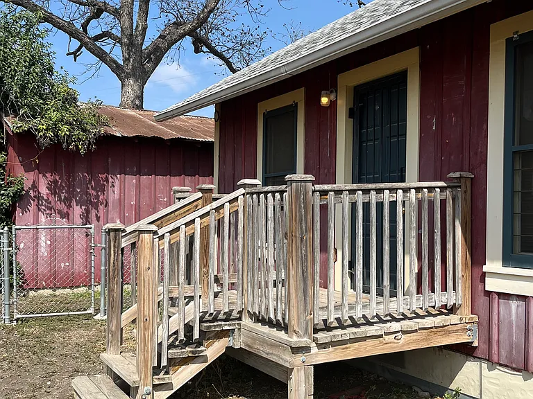 1312 E Cesar E Chavez Blvd — Photo 12