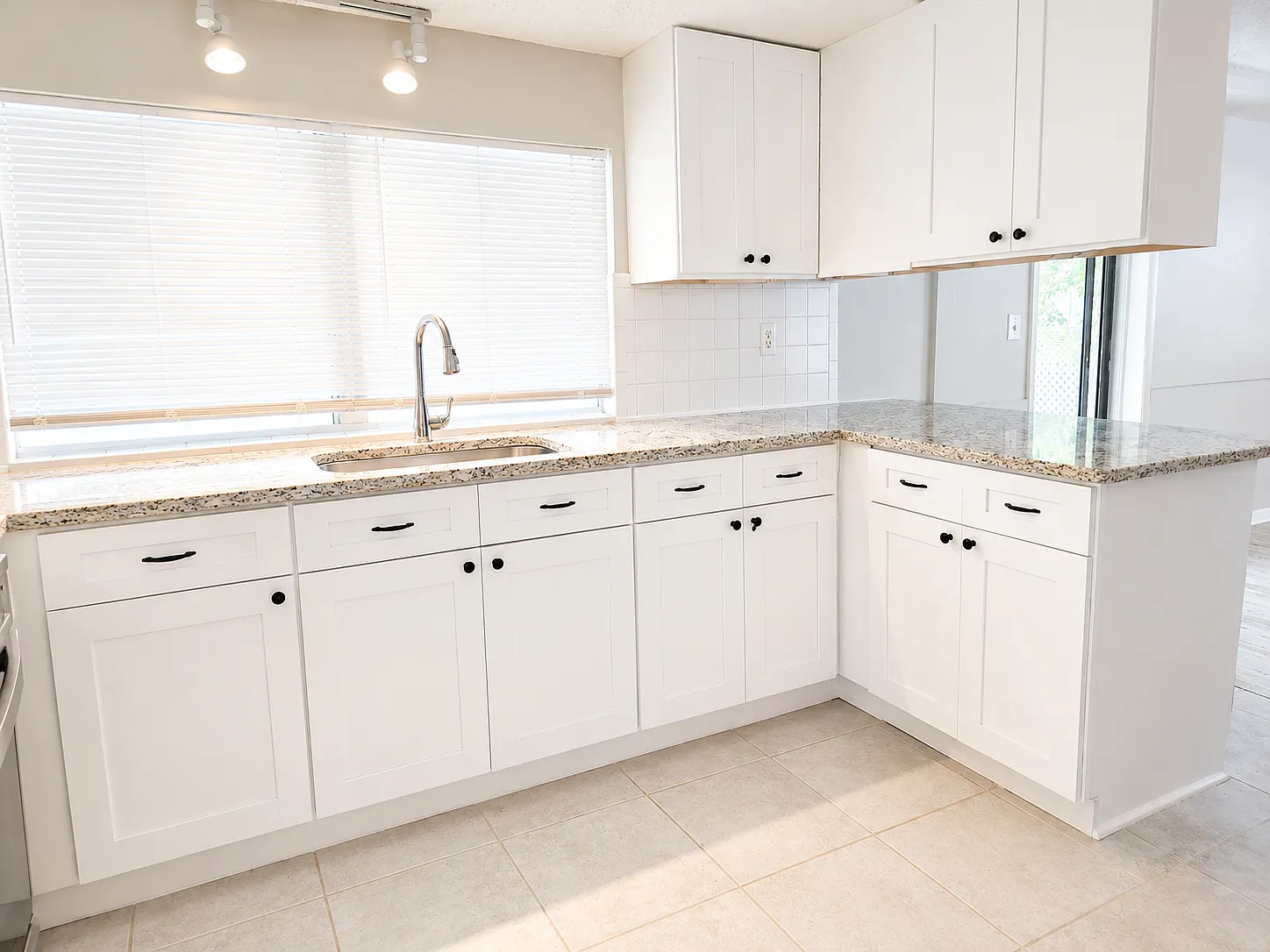 2 bed, 1366 sqft, $1,800 — Photo 3