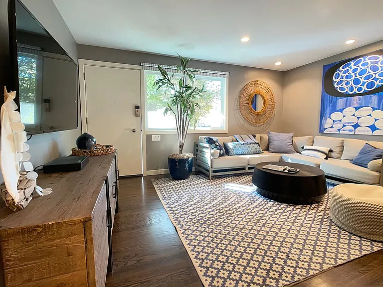 200 Waverley St #2 — Photo 5