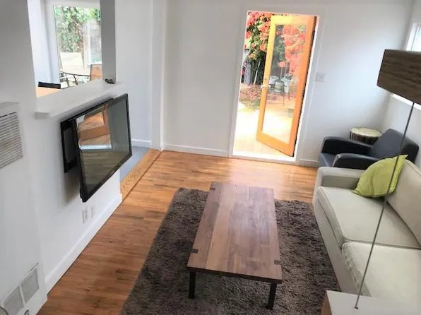 355 Rose Ave, Venice, CA 90291
