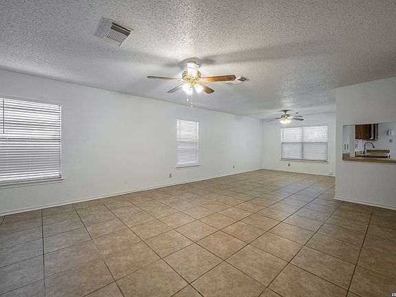 4th image of 16009 HICKORY WELL DR