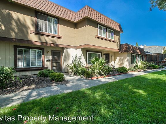 3rd image of 3227 Parkhaven Dr