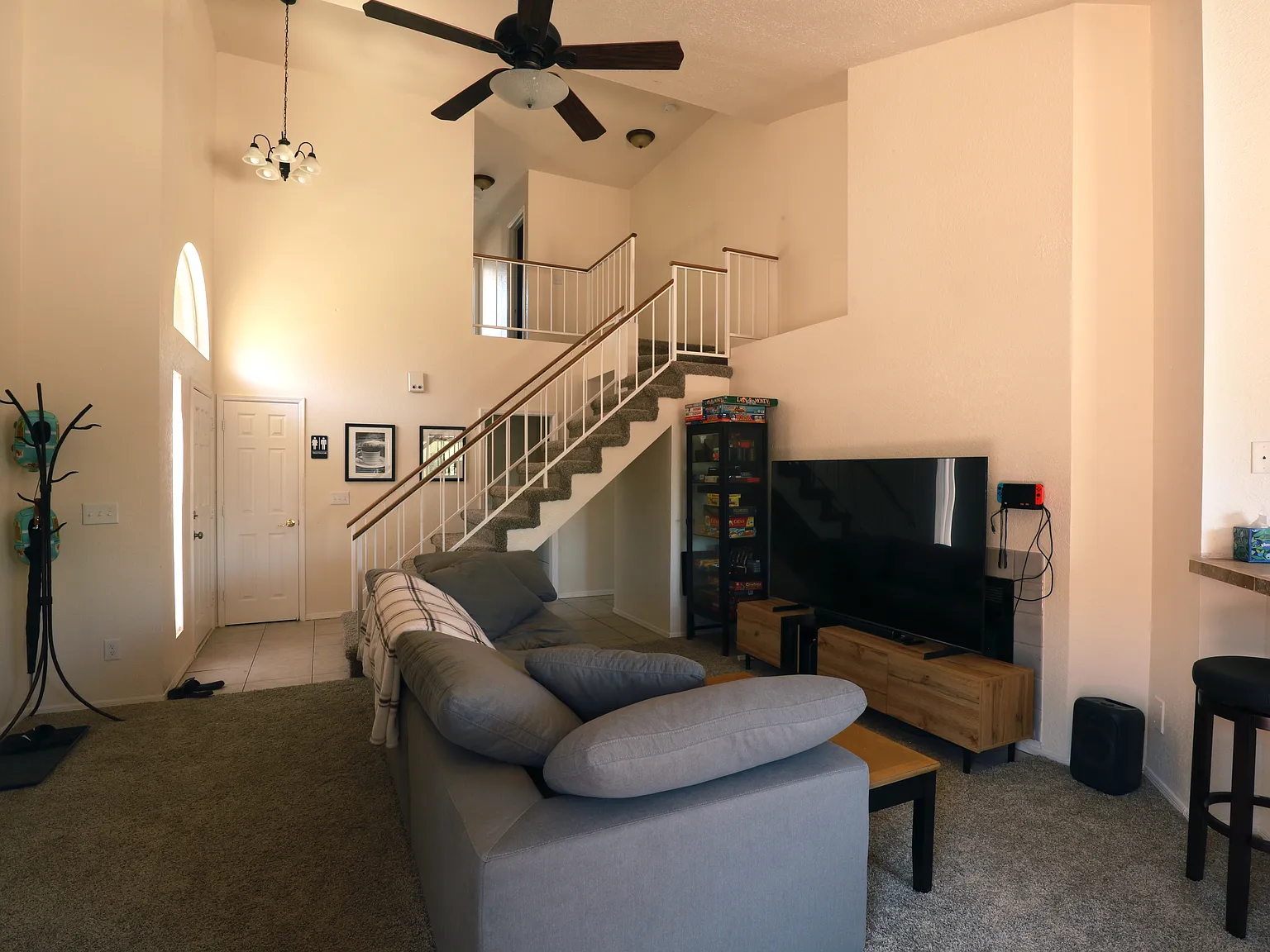 4743 W Lessing Ln — Photo 2