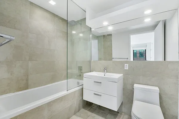 Rented by L Rose Realty (Brokerage) | media 26