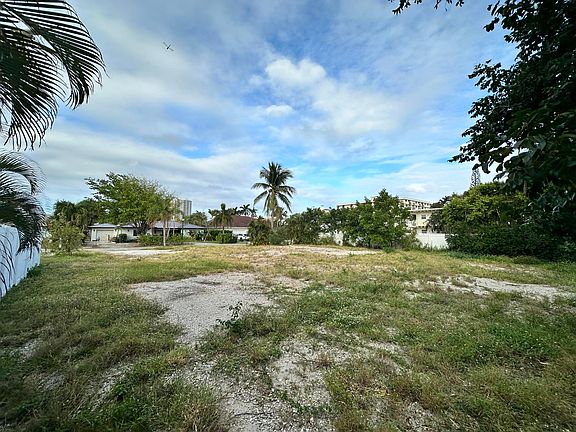 5th image of 124 Cascade Lane S
