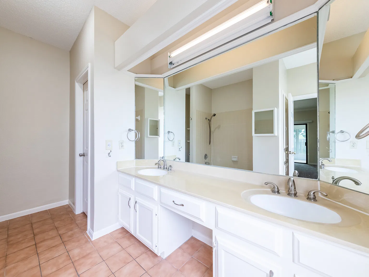 3 bed, 1612 sqft, $1,995 — Photo 3