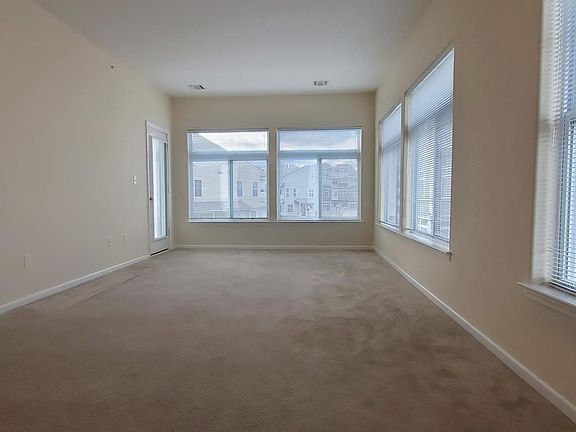3rd image of 163 Beach 62nd St #B