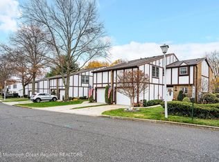 39 Willow Ln, Spring Lake, NJ 07762