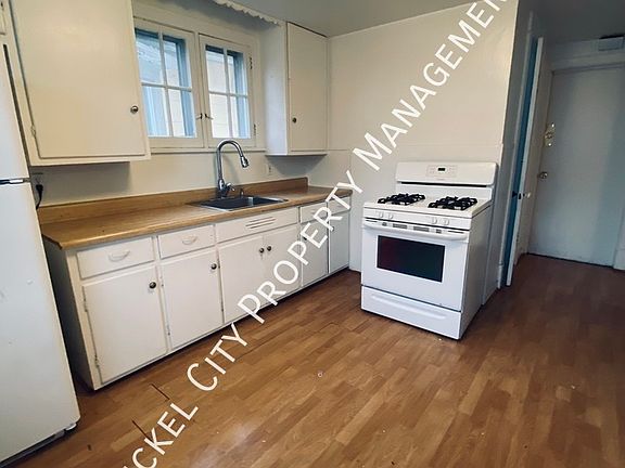 4th image of 1094 Elmwood Ave #3