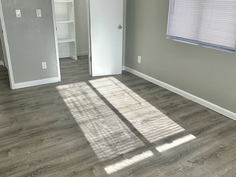 6425 Casada Way #25 — Photo 3