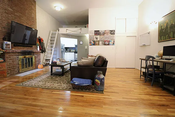 Rented by Joe Gotham LTD | media 44