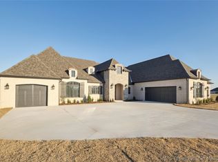 8167 S White Fang Ct, Broken Arrow, OK 74014