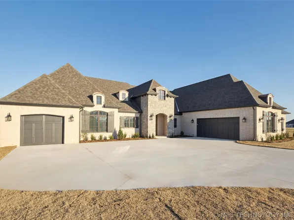 8167 S White Fang Ct, Broken Arrow, OK 74014