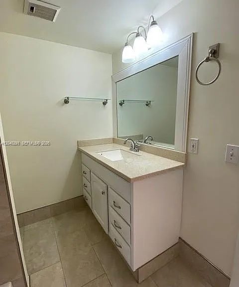 520 Orton Ave #503 — Photo 6