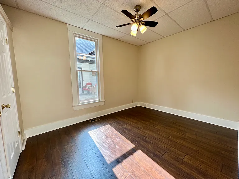 1813 E Elm St — Photo 5