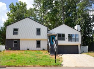1026 Cedar Forest Ct, Stone Mountain, GA 30083