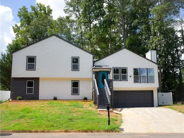 1026 Cedar Forest Ct, Stone Mountain, GA 30083
