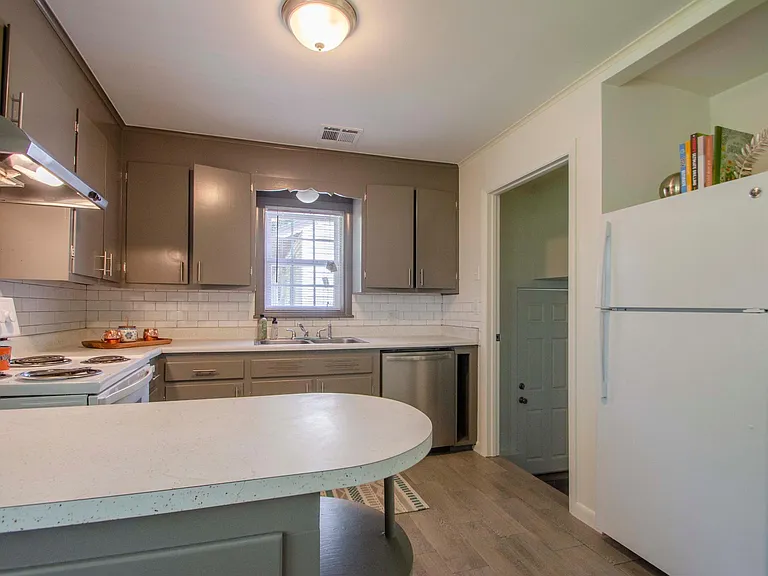 726 S Maplewood Ave — Photo 11