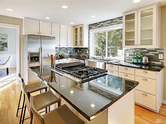 2nd image of 23125 NE 14th Ct