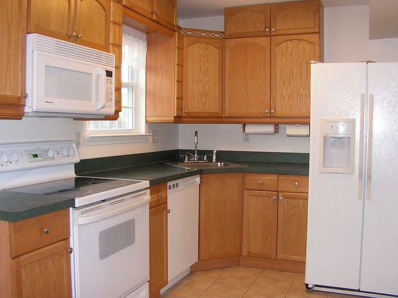 Updated Kitchen on ceramic floors