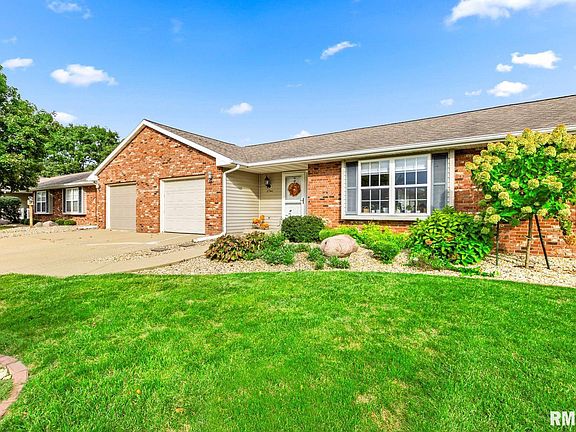2nd image of 2744 Village Ct