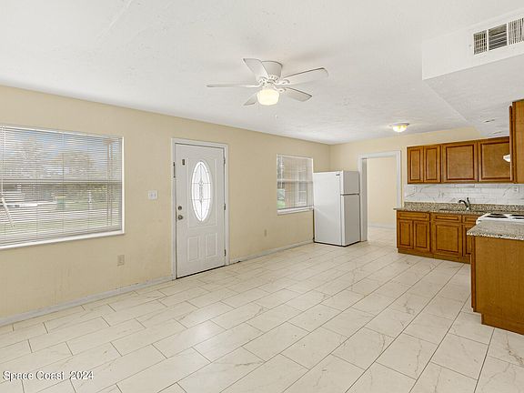 3rd image of 1510 Quince Ave