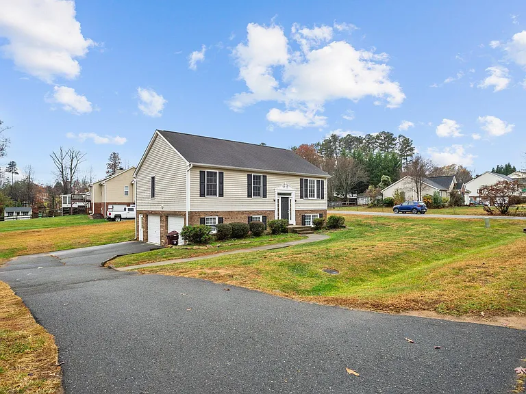 6818 Salem Quarter Rd — Photo 42