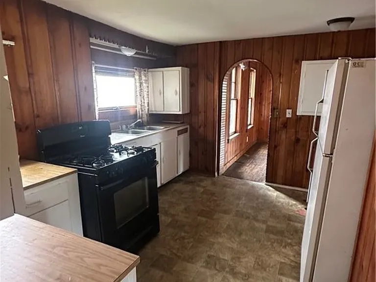 114 Hovey St — Photo 6
