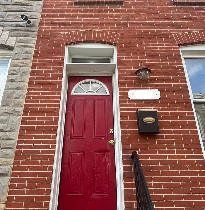 1st image of 499 N Bradford St
