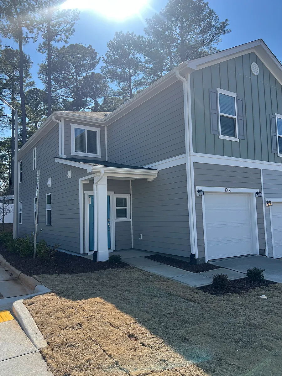 Building Photo - 10631 Brookside Reserve Rd