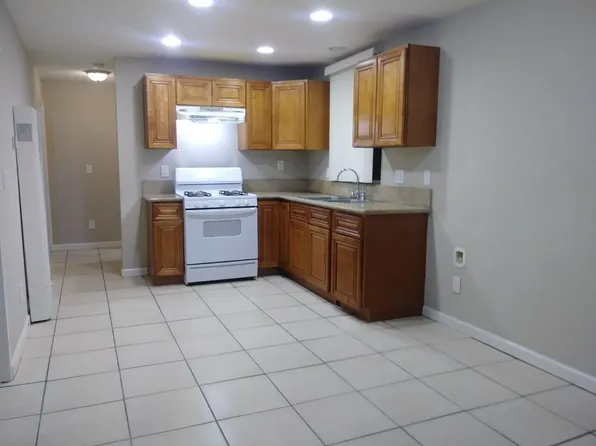 66087 1/2 Buena Vista Ave, Desert Hot Springs, CA 92240