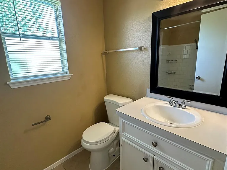 12210 Roandale Dr — Photo 17
